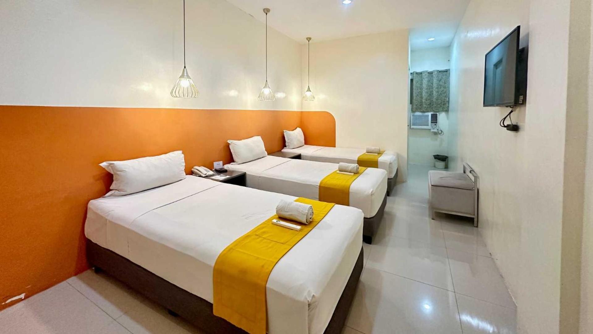 Travelbee Capitol Inn Cebú Exterior foto